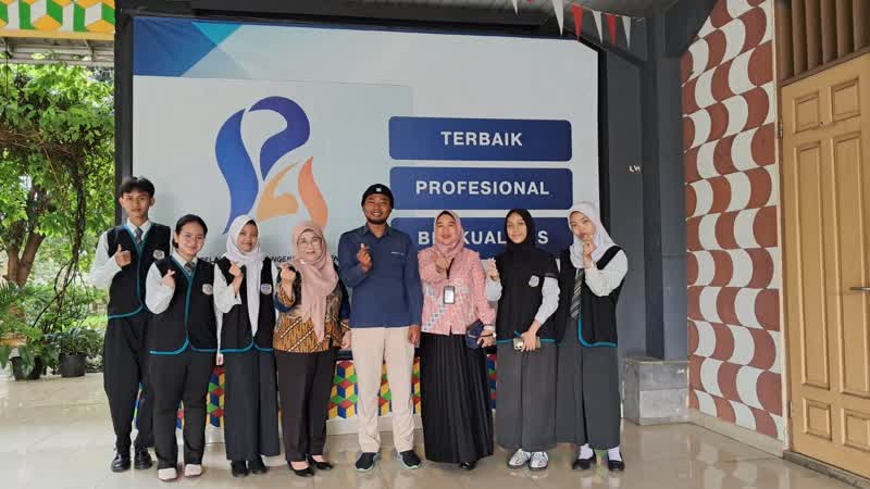 Siswa PKL Restaurant Practice